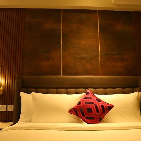 Dreamz Inn & Suites Zirakpur Екстер'єр фото