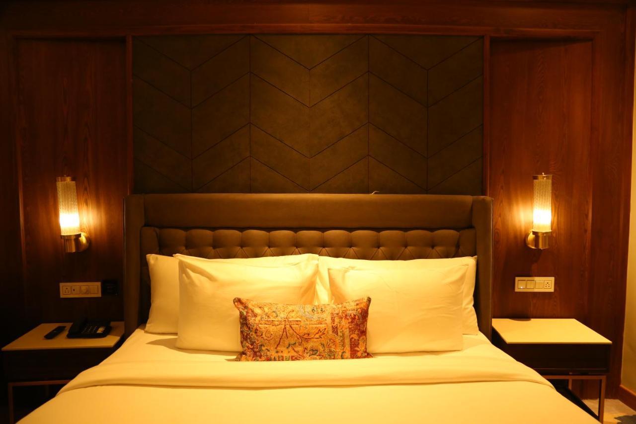 Dreamz Inn & Suites Zirakpur Екстер'єр фото