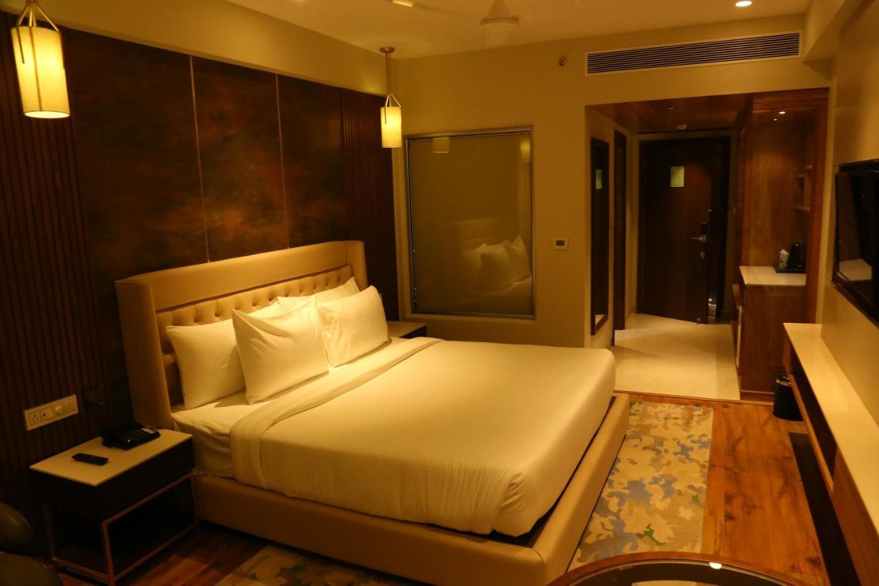 Dreamz Inn & Suites Zirakpur Екстер'єр фото