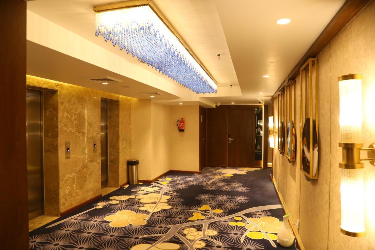 Dreamz Inn & Suites Zirakpur Екстер'єр фото