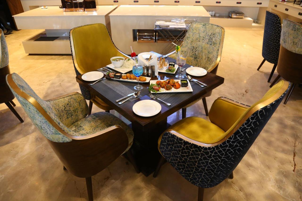 Dreamz Inn & Suites Zirakpur Екстер'єр фото