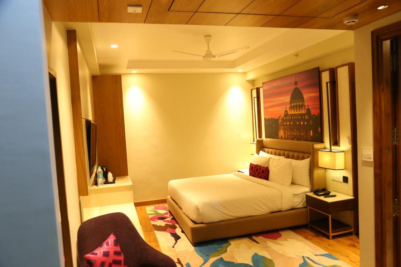 Dreamz Inn & Suites Zirakpur Екстер'єр фото