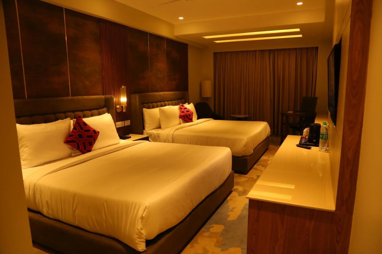 Dreamz Inn & Suites Zirakpur Екстер'єр фото