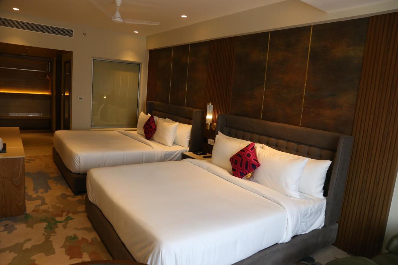 Dreamz Inn & Suites Zirakpur Екстер'єр фото