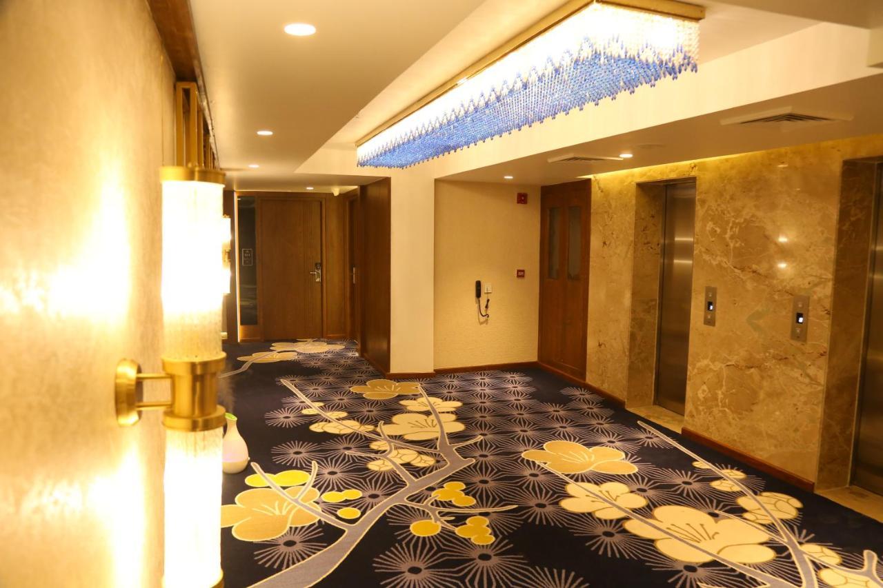 Dreamz Inn & Suites Zirakpur Екстер'єр фото