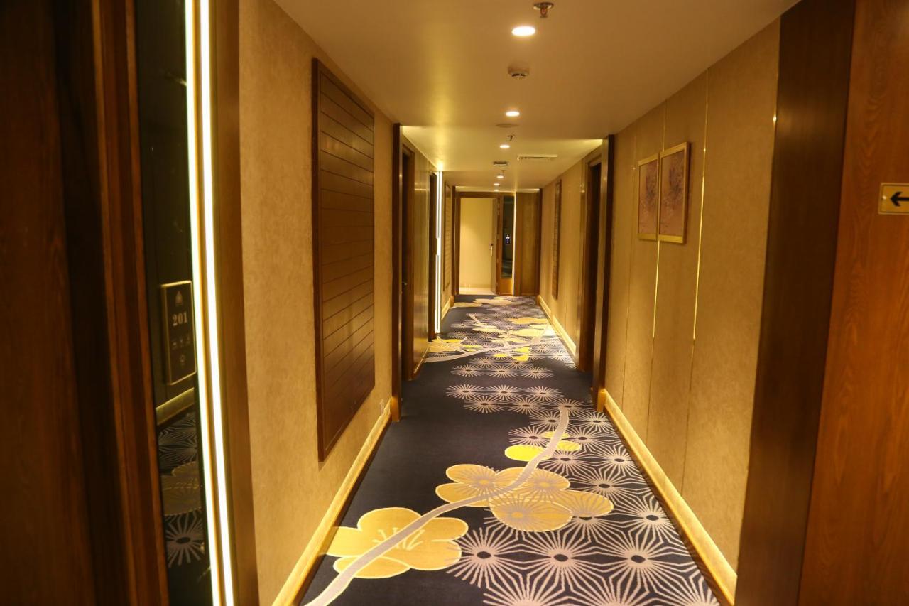 Dreamz Inn & Suites Zirakpur Екстер'єр фото