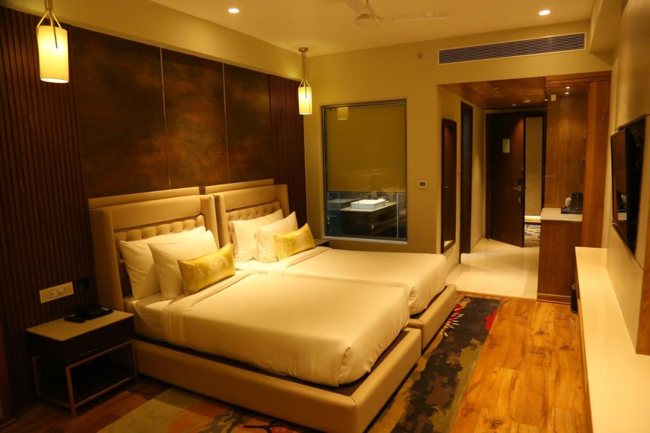 Dreamz Inn & Suites Zirakpur Екстер'єр фото