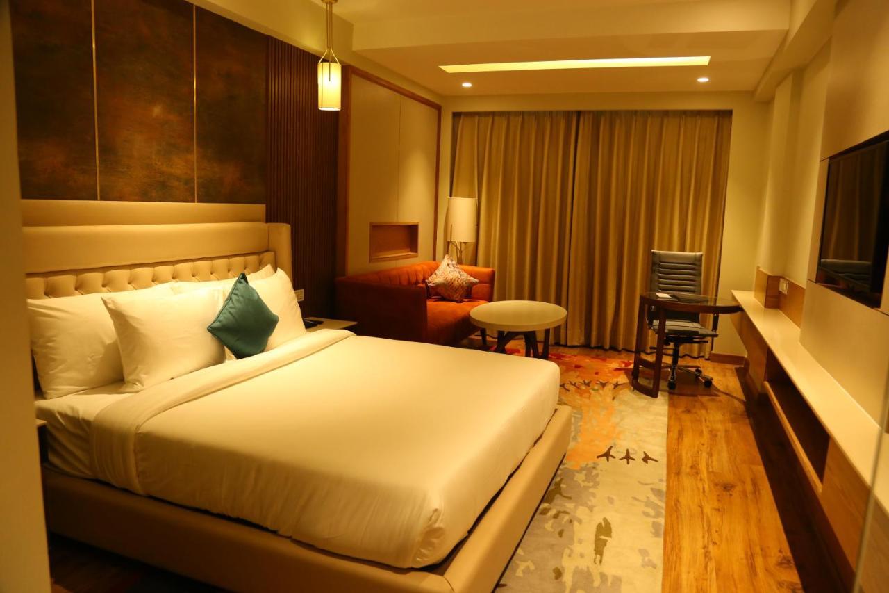Dreamz Inn & Suites Zirakpur Екстер'єр фото
