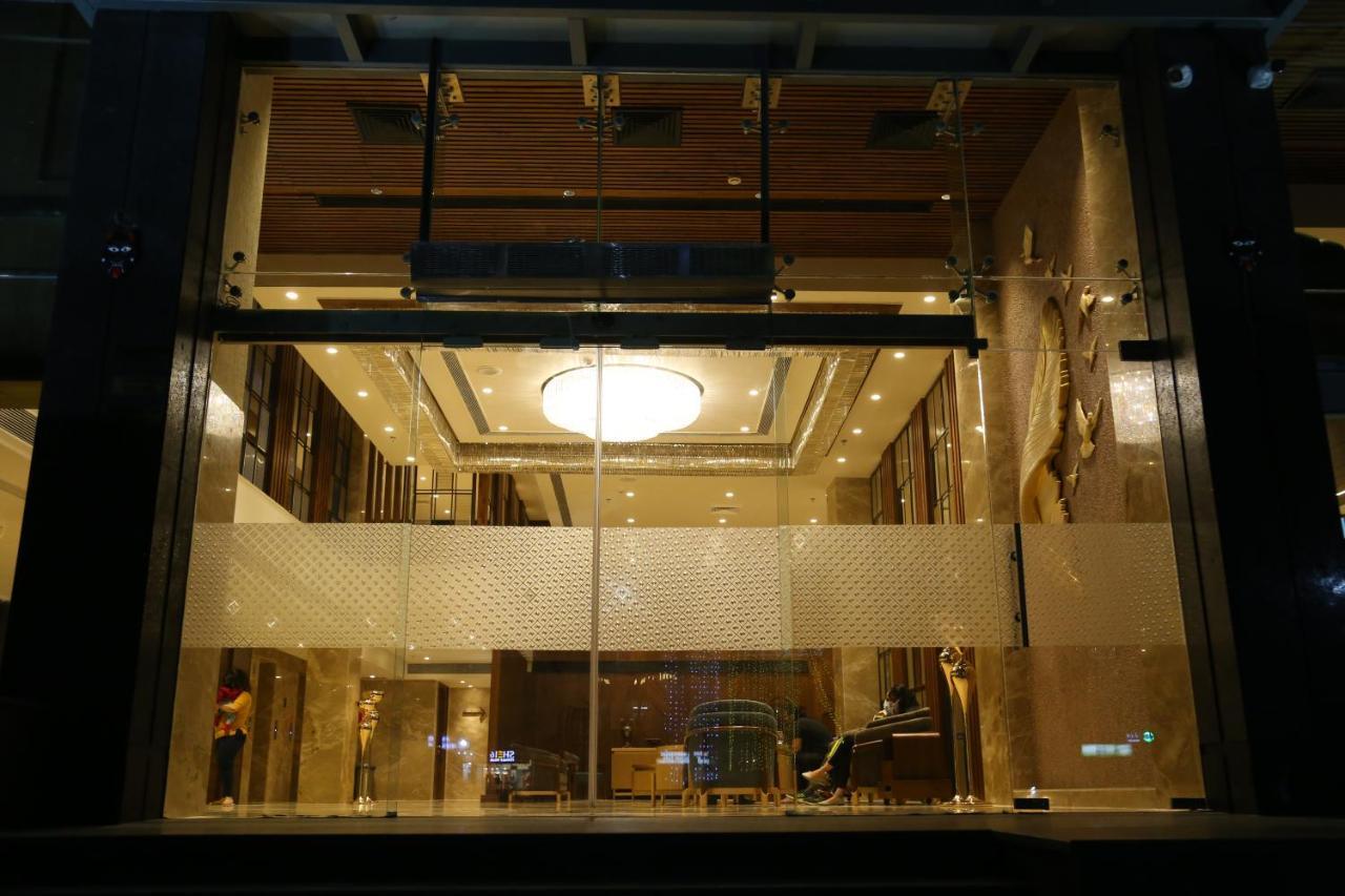 Dreamz Inn & Suites Zirakpur Екстер'єр фото