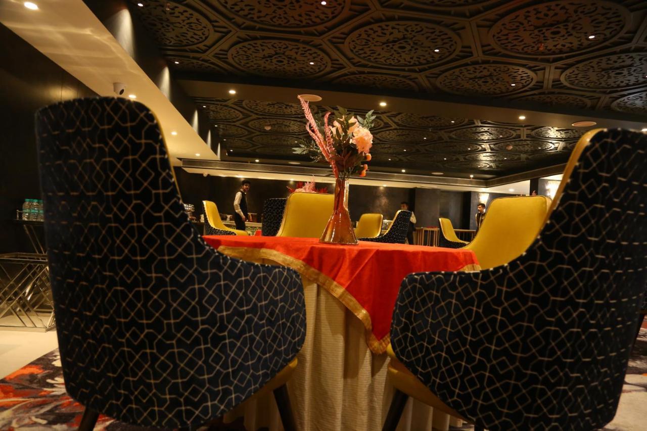 Dreamz Inn & Suites Zirakpur Екстер'єр фото